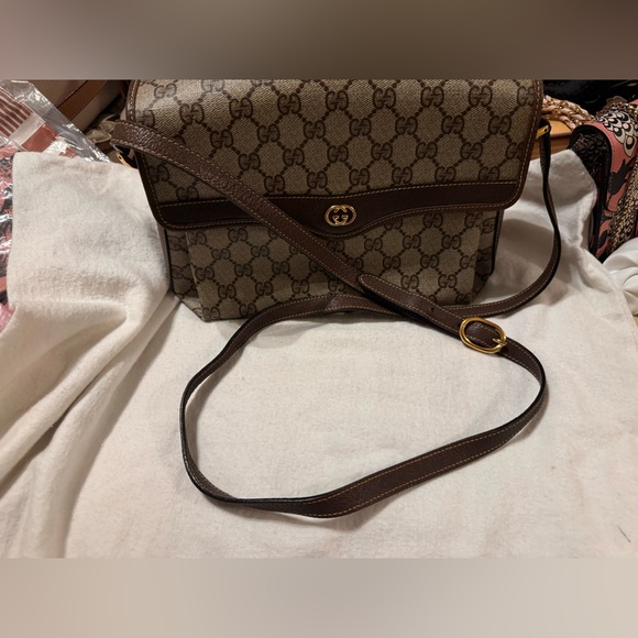 ❌❌SOLD ON FB❌❌Vintage Gucci Crossbody - Picture 15 of 17